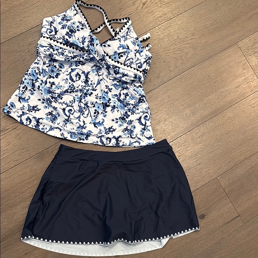 Floral Blue and White Women's Swim Set
